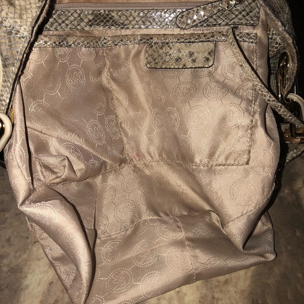 MICHAEL KORS SHOULDER BAG - Picture 5 of 6